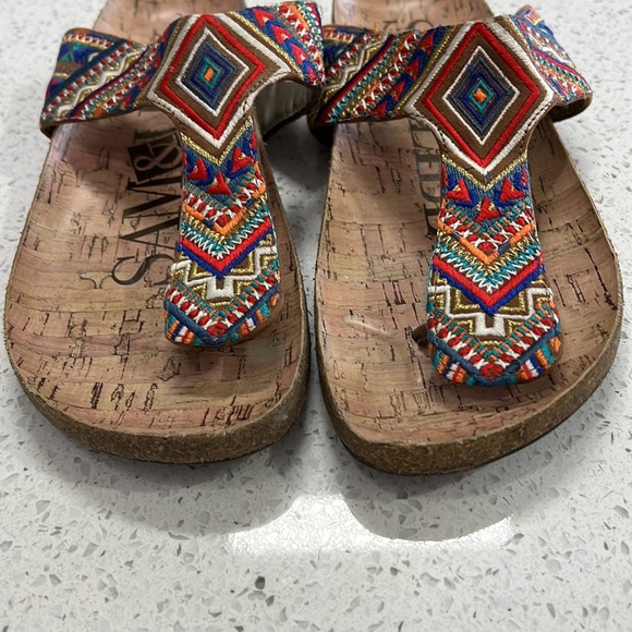Sam & Libby Embroidered Thong Sandals size 6 - Picture 2 of 9